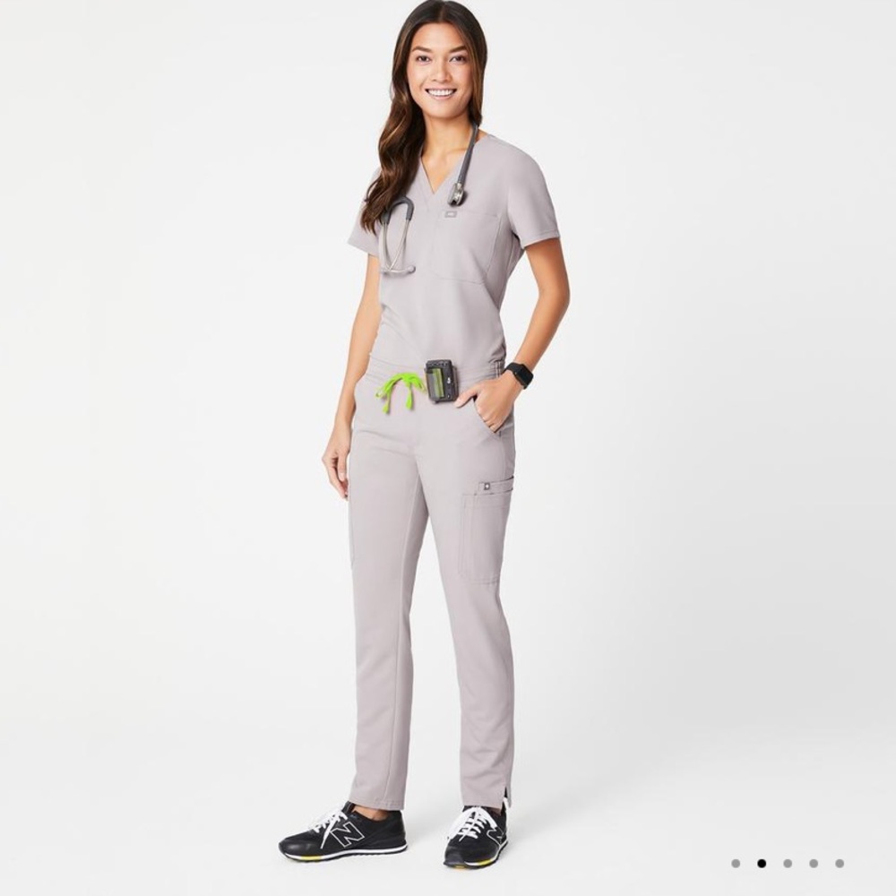 FIGS Scrub Set